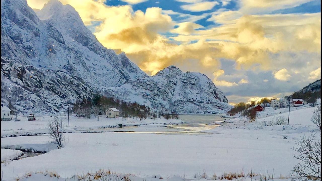 Lofoten Fjord Lodge Saupstad  Esterno foto
